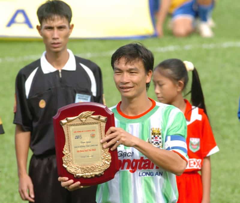 Tìm hiểu thêm về cựu cầu thủ Phan Văn Giàu Đội Bóng Long An